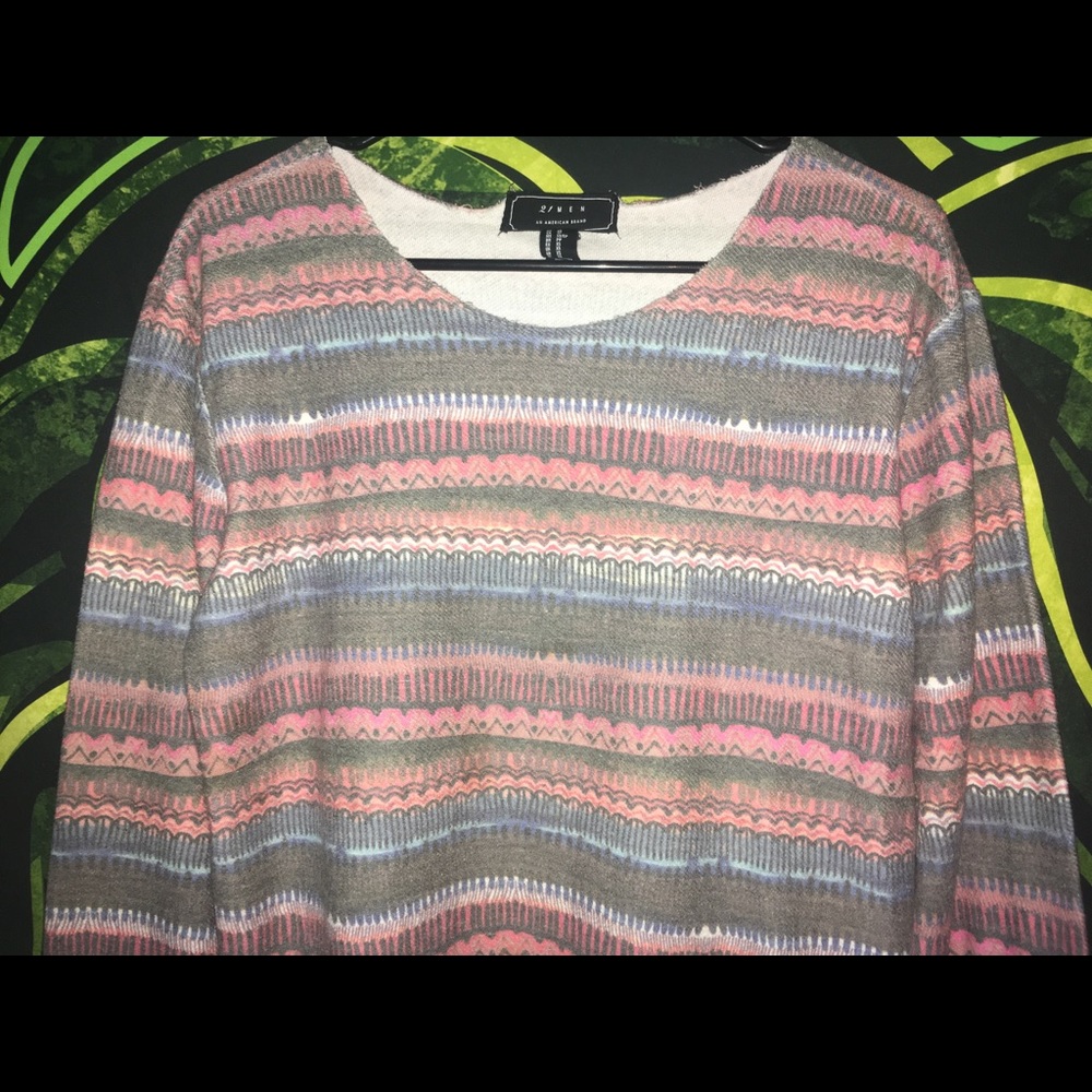 Pink And Blue Sweater - Picture 4 of 7